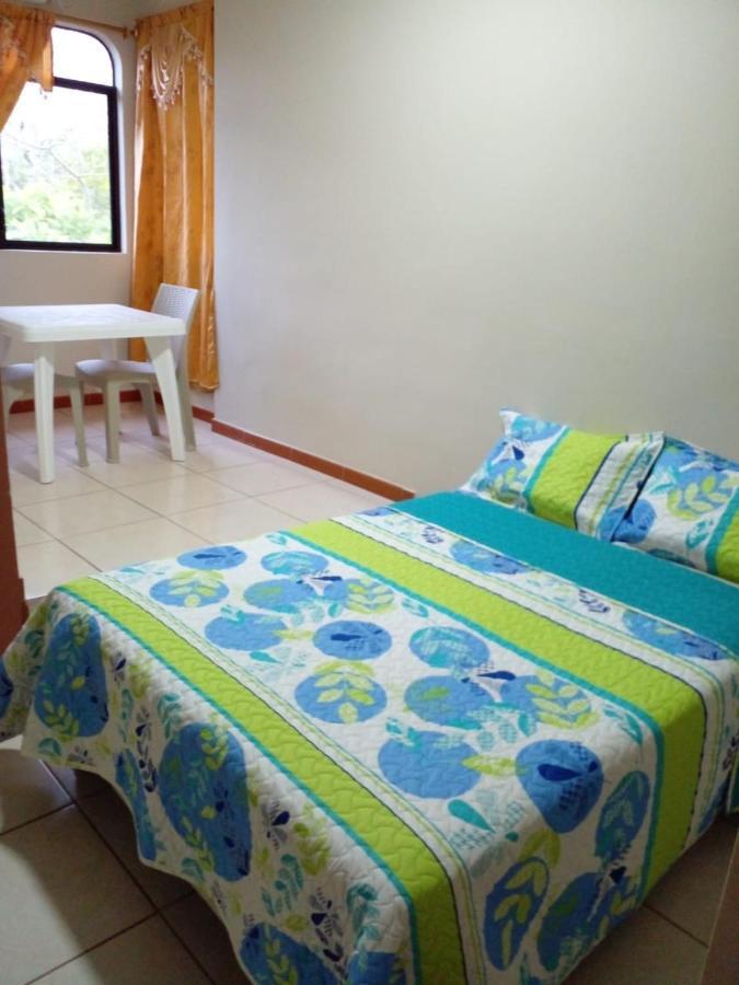 Cucuve Eco Hostal Puerto Baquerizo Moreno Exterior photo